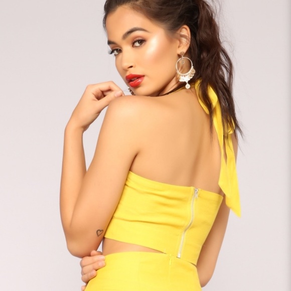 Fashionnova walk on the beach set - Picture 6 of 7